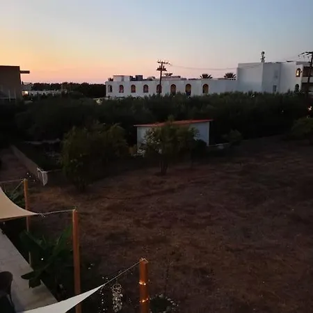 Appartamento Kiki And Cocos House Theológos