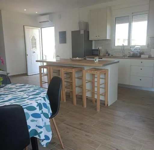 شقة Kiki And Cocos House Theológos