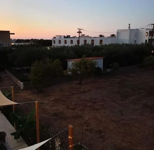 شقة Kiki And Cocos House Theológos