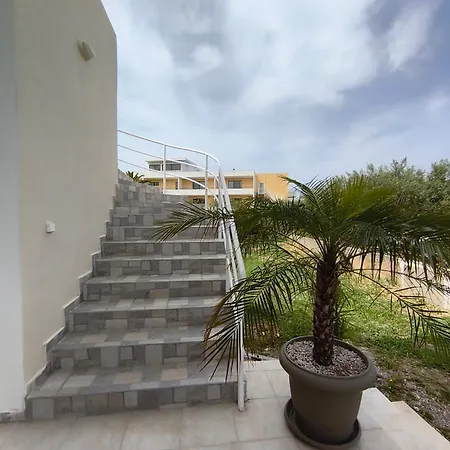 Daire Kiki And Cocos House Theológos