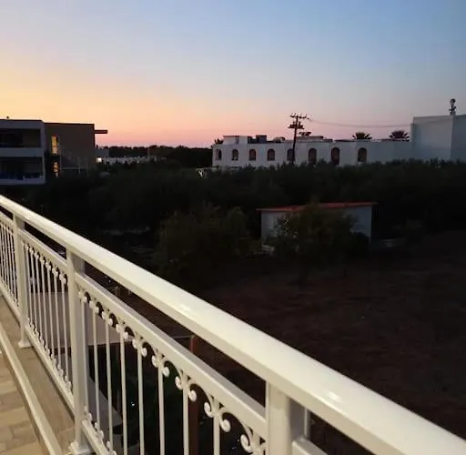 Kiki And Cocos House Theologos (Rhodes)